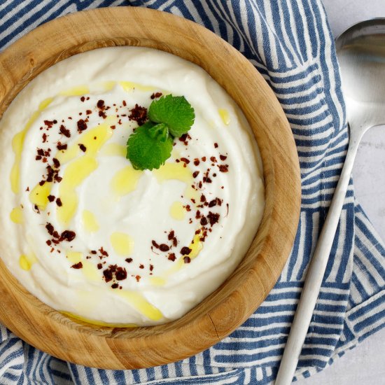 Lemon Garlic Yogurt Sauce