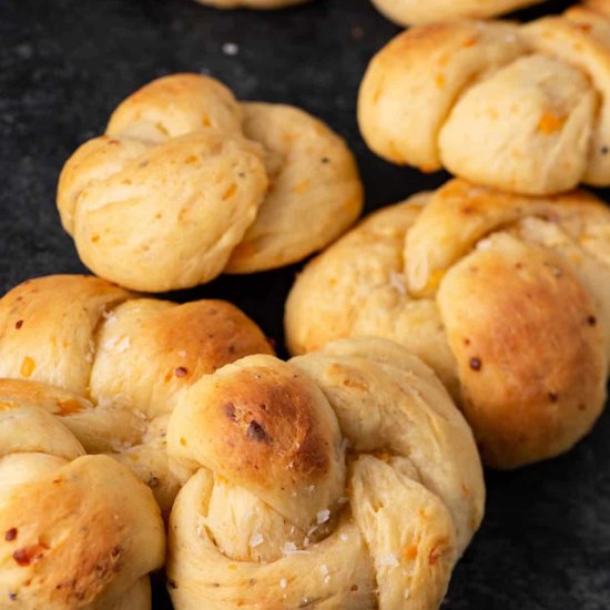 How to Reheat Dinner Rolls