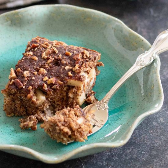 Cinnamon Apple Cake