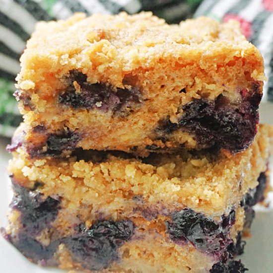 Blueberry Banana Bread Crumble Cake