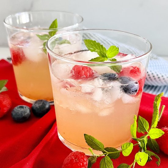 Berry Ginger Beer Mocktail