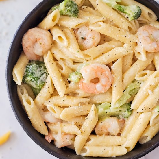 One Pot Creamy Broccoli Alfredo