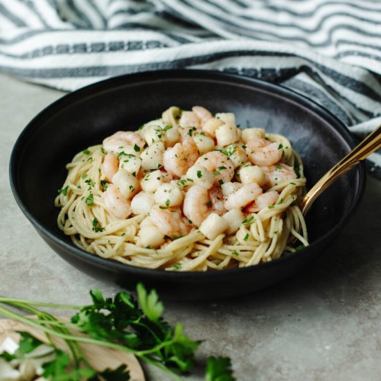 Garlic Butter Shrimp and Scallops