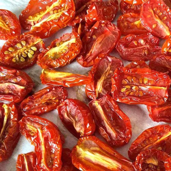 Semi-Dried Cherry Tomatoes in Oven