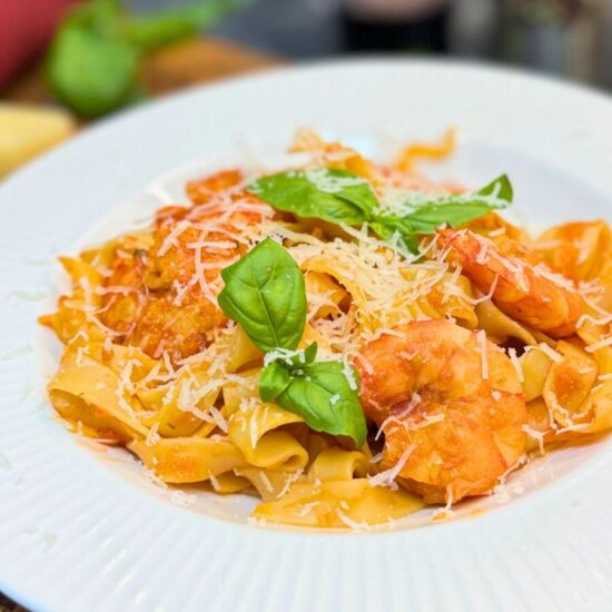 Tomato Basil Shrimp Pasta