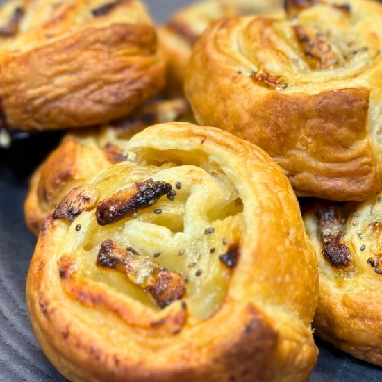Banana Puff Pastry Rolls