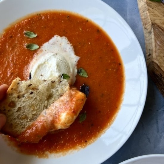 Roasted Garlic and Tomato Soup