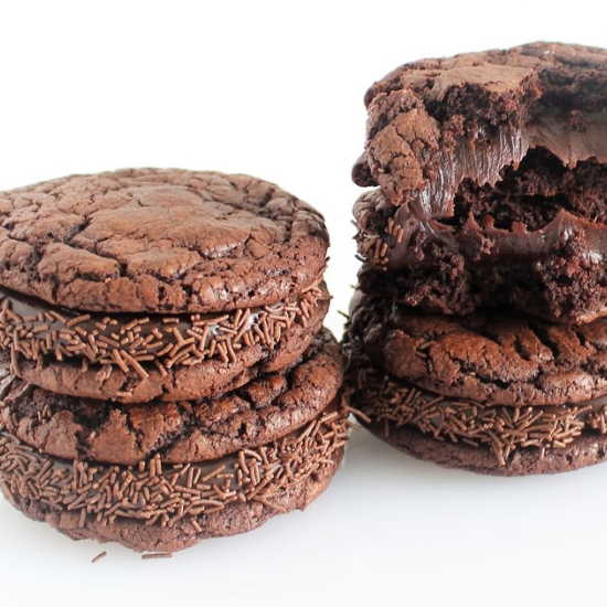 Brigadeiro Brownie Cookie Sandwich