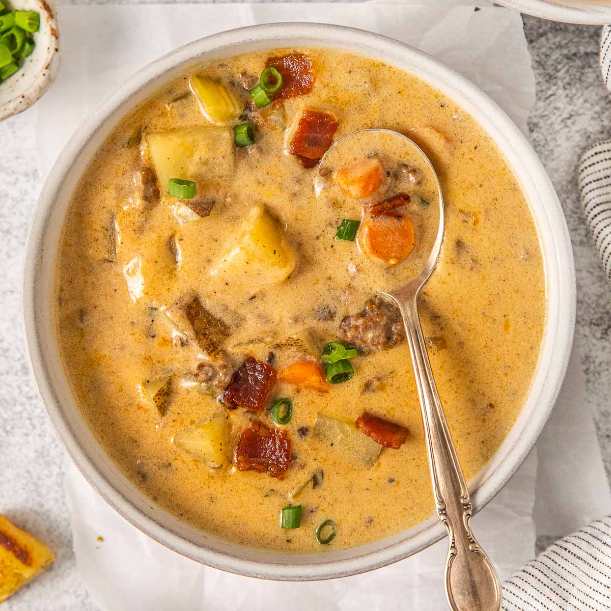 Easy Bacon Cheeseburger Soup