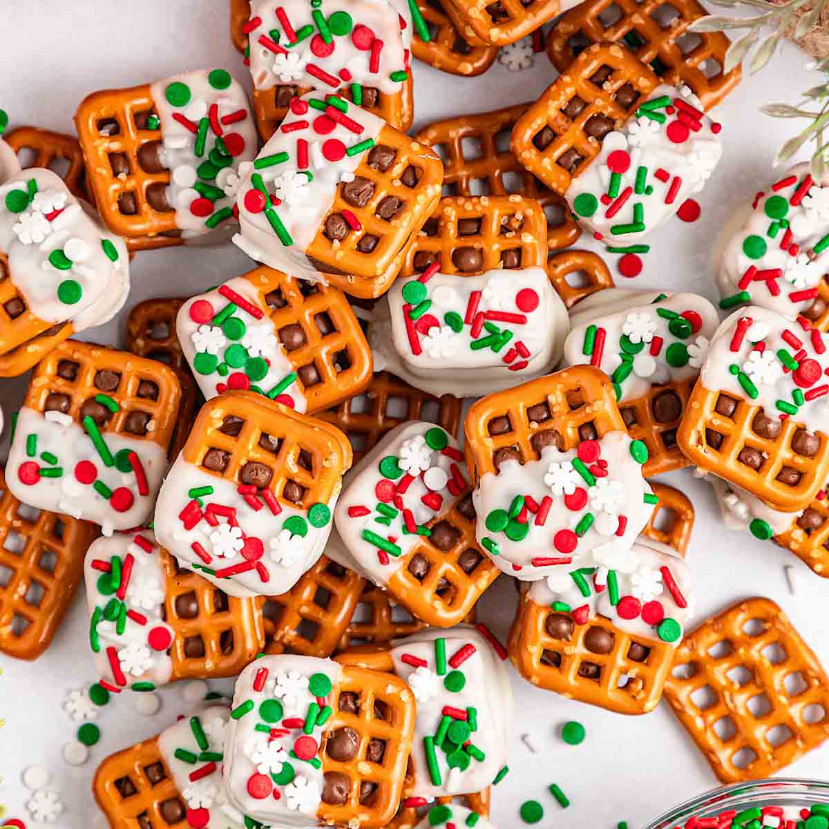 Christmas Rolo Pretzel Sandwiches