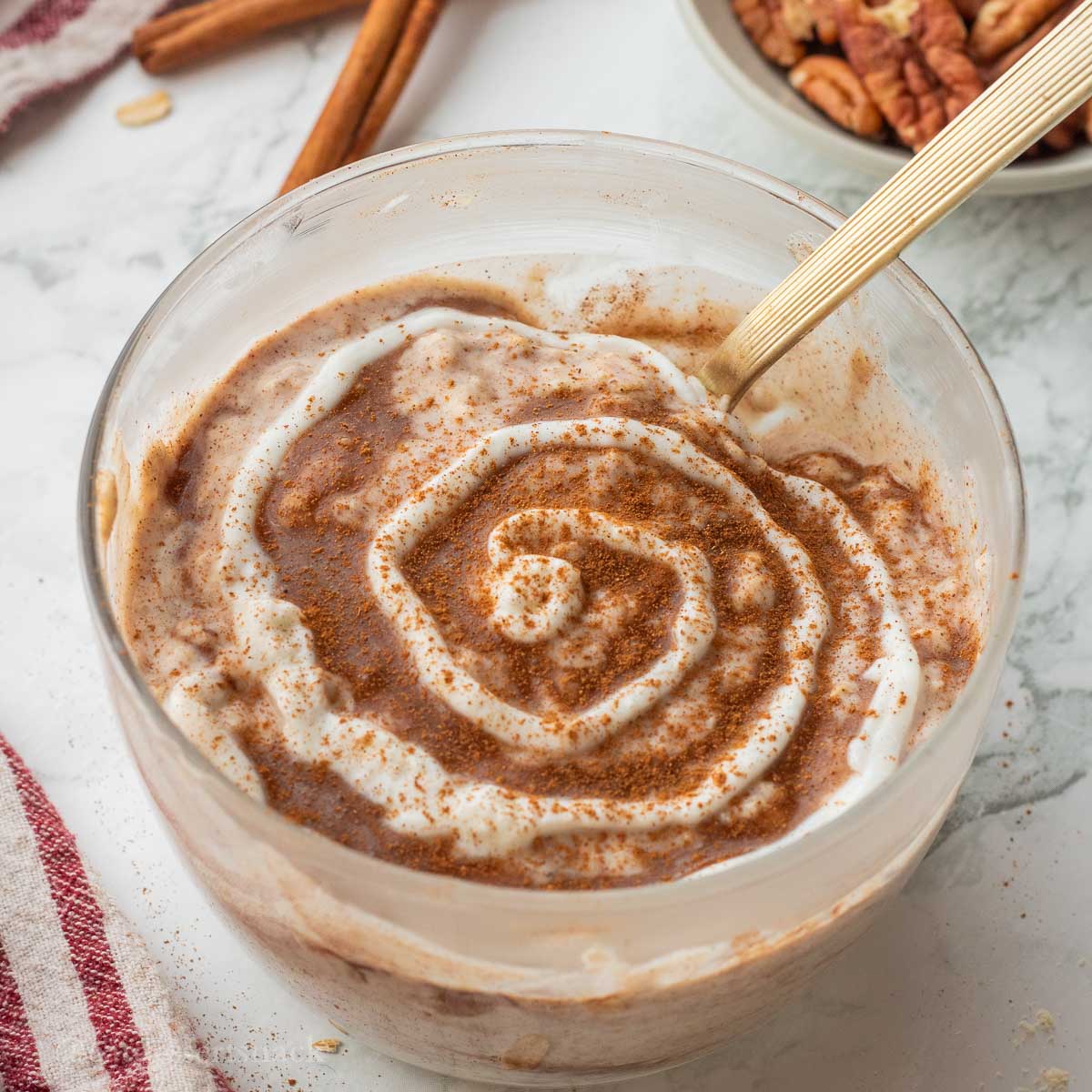 Cinnamon Roll Overnight Oats