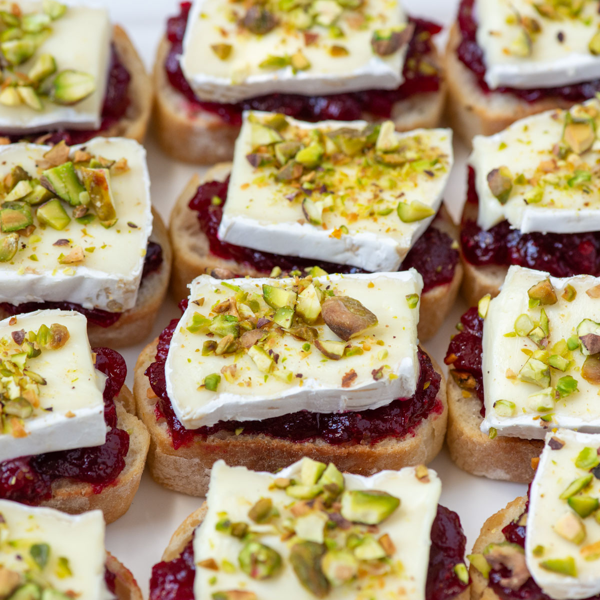 Cranberry Brie Crostini Bites