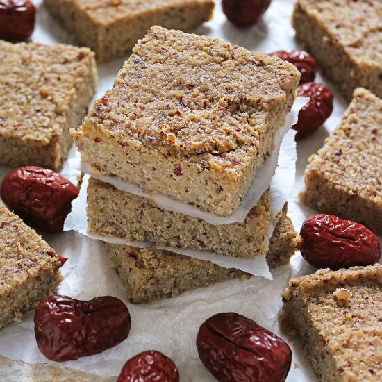 Jujube Quinoa Bars