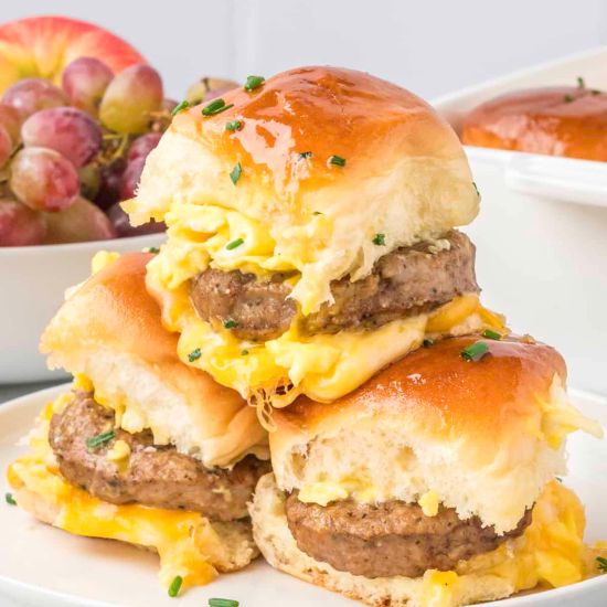 Hawaiian Roll Egg Breakfast Sliders