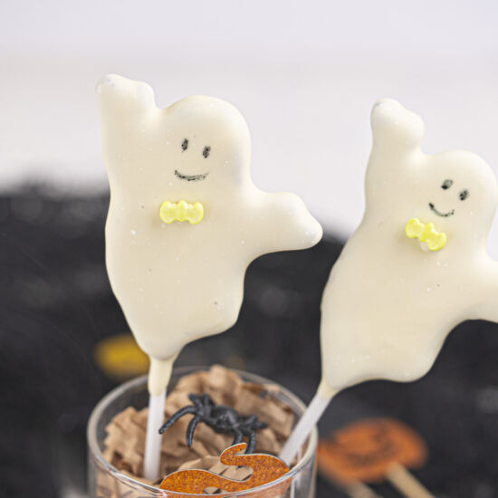 Ghost Cake Pops