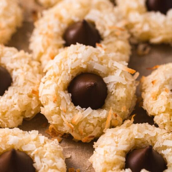 Macaroon Kiss Cookies