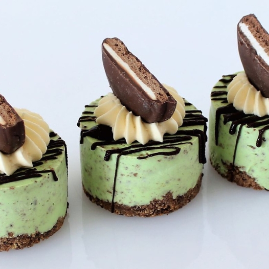 Mint Chocolate Chip Mini Cheesecake