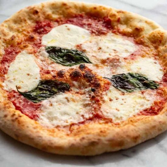 Neapolitan Style Pizza Margherita
