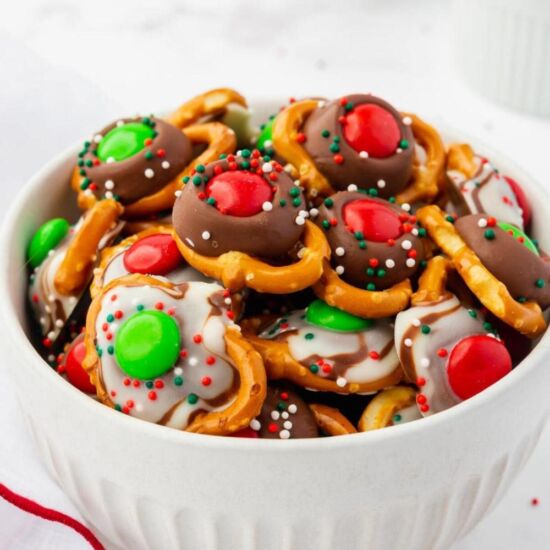 Pretzel Christmas Treats