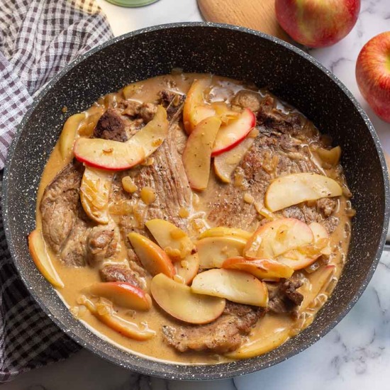 Normandy Pork Chops with Apples
