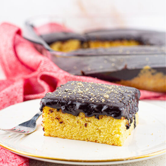 Copycat Entenmann’s Golden Cake