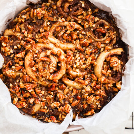 Apple Cinnamon Rolls: Maple Pecan