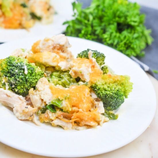Cheesy Crockpot Chicken & Broccoli