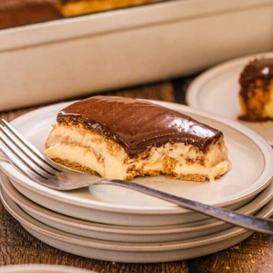 No-Bake Chocolate Eclair Cake