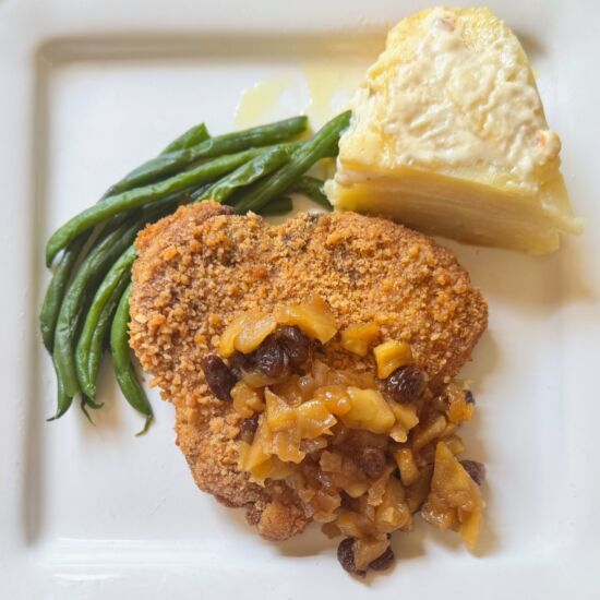 Pork Chops with Apple Chutney