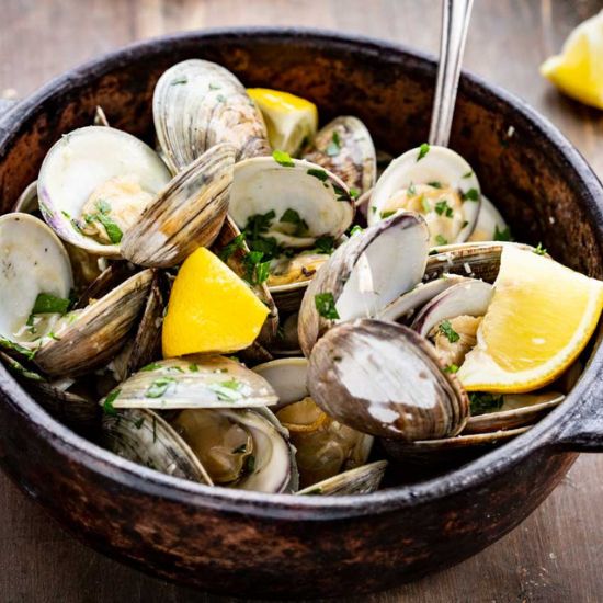 Steamed Clams with White Wine