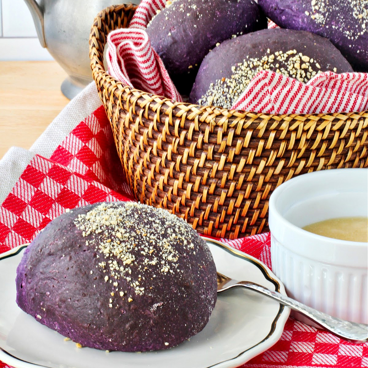 Ube Pandesal – Filipino Yam Bread