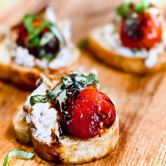 Burrata Caprese Crostini