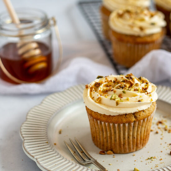 Pistachio Honey Mascarpone Cupcakes