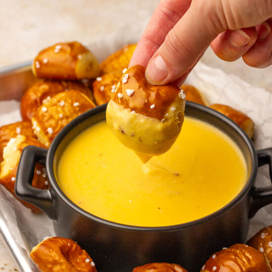 15-Minute Pretzel Cheese Dip