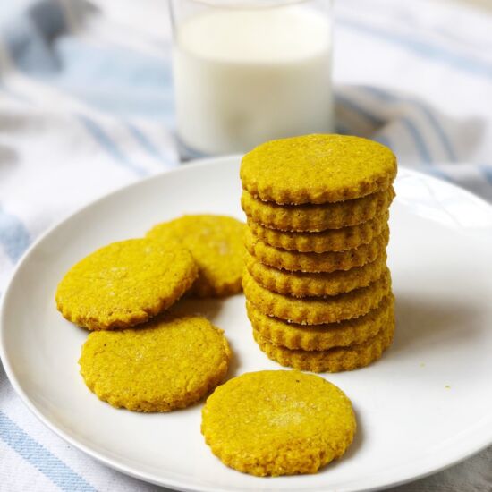 Eggnog Spiced Shorbread Cookies