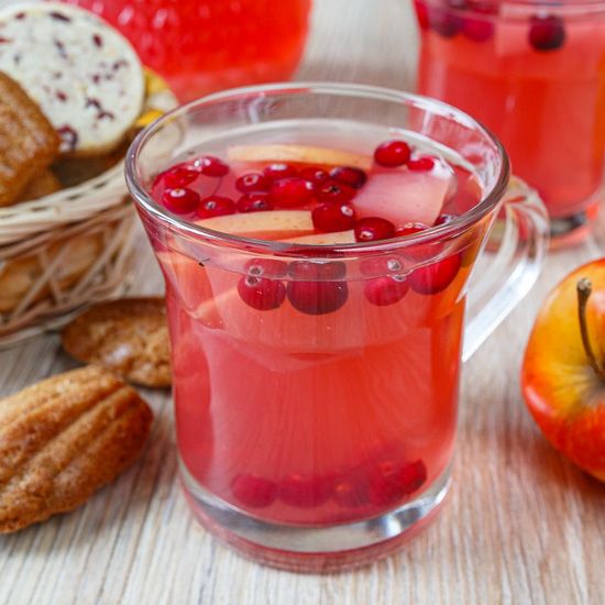 Apple and Cranberry Winter Tea