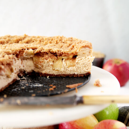 Apple Crisp Cheesecake
