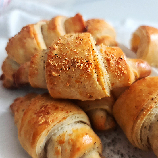 Cacio e Pepe Crescents