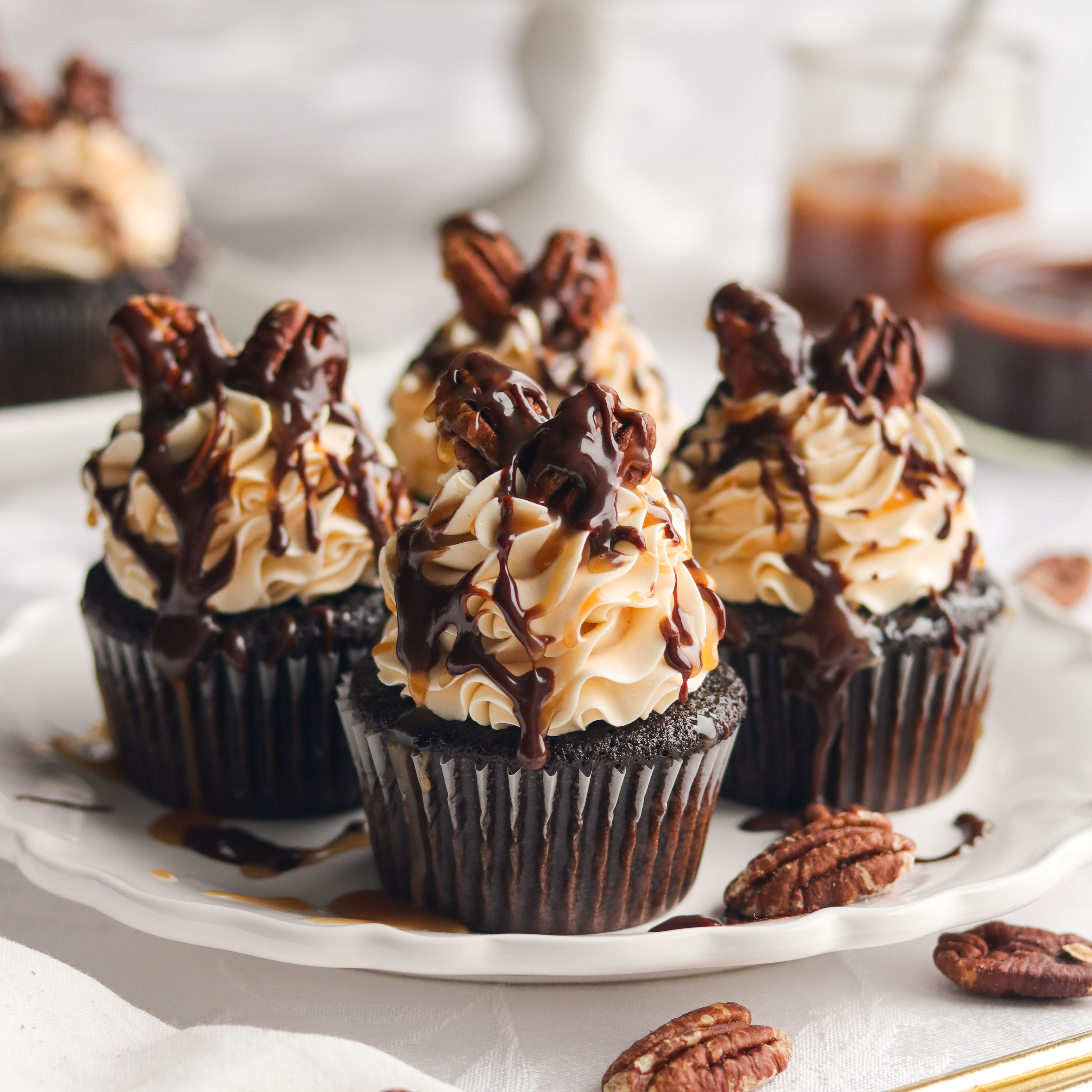 Chocolate Turtle Cupcakes