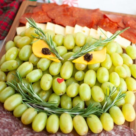 Grinch Charcuterie Board
