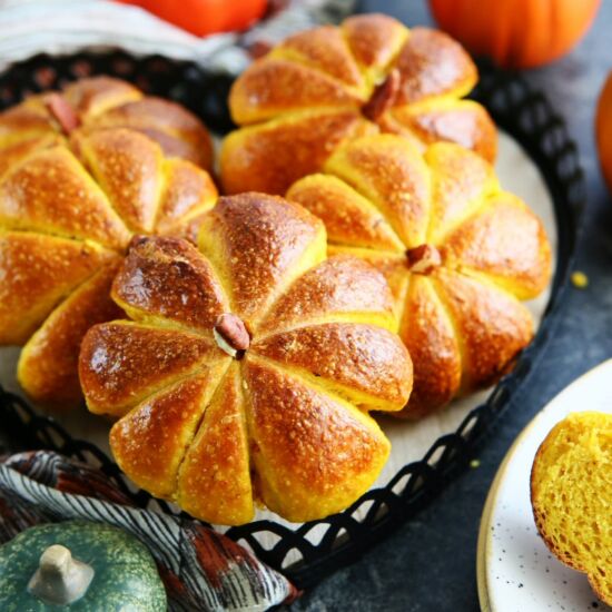 Pumpkin Shaped Bread Rolls