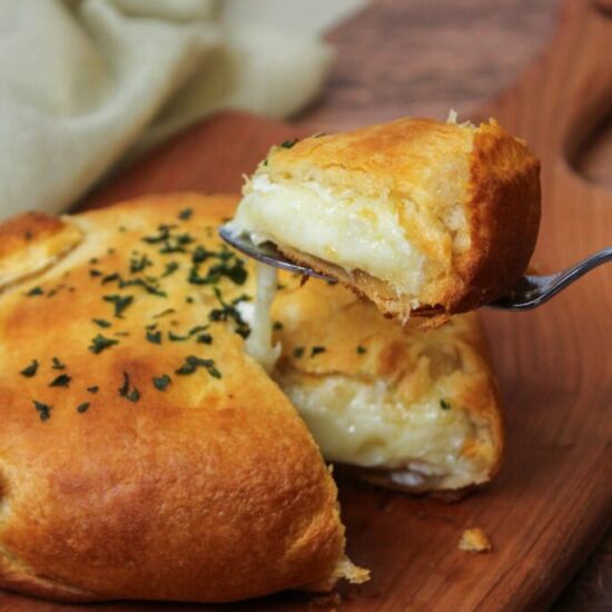 Quick and Easy Baked Brie En Croute