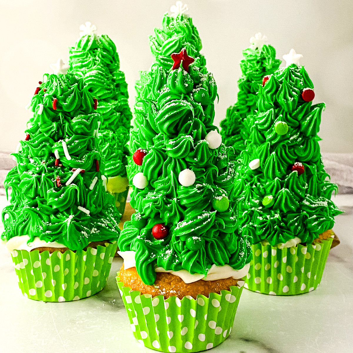 Easy Christmas Tree Cupcakes