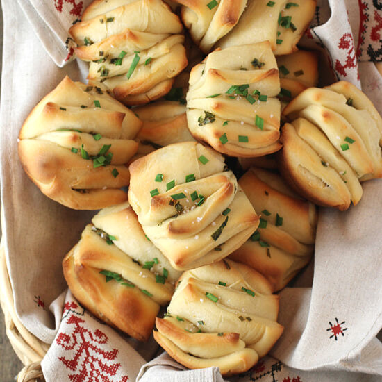 Buttermilk Chive Fantail Rolls