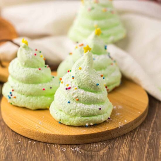 Christmas Tree Meringues