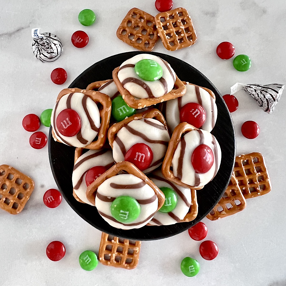 Christmas Pretzel Bites