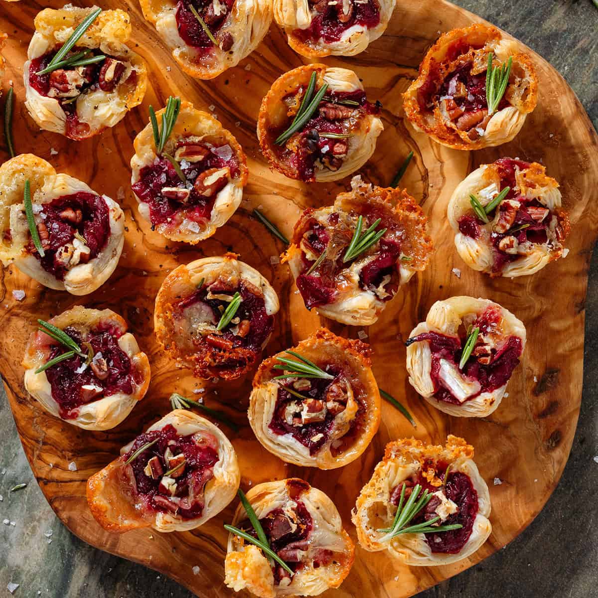 Cranberry Brie Puff Pastry Bites