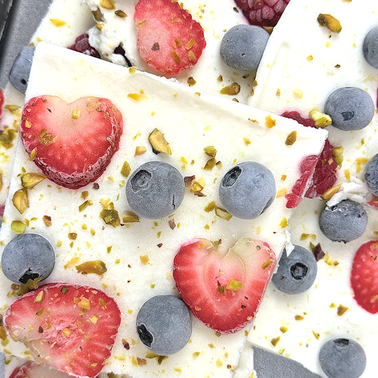 Frozen Yogurt Berry Bark