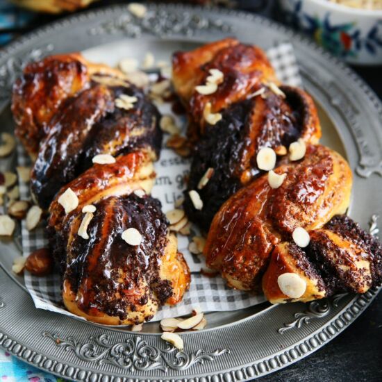 Mini Poppy and Nut Braids