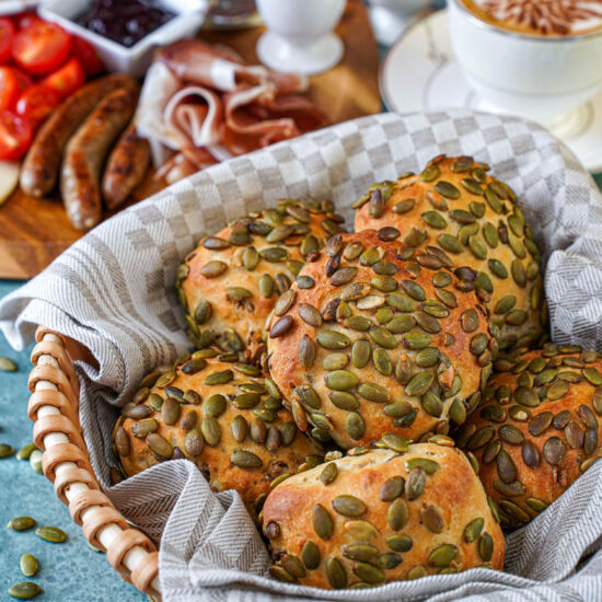 Kürbiskernbrötchen